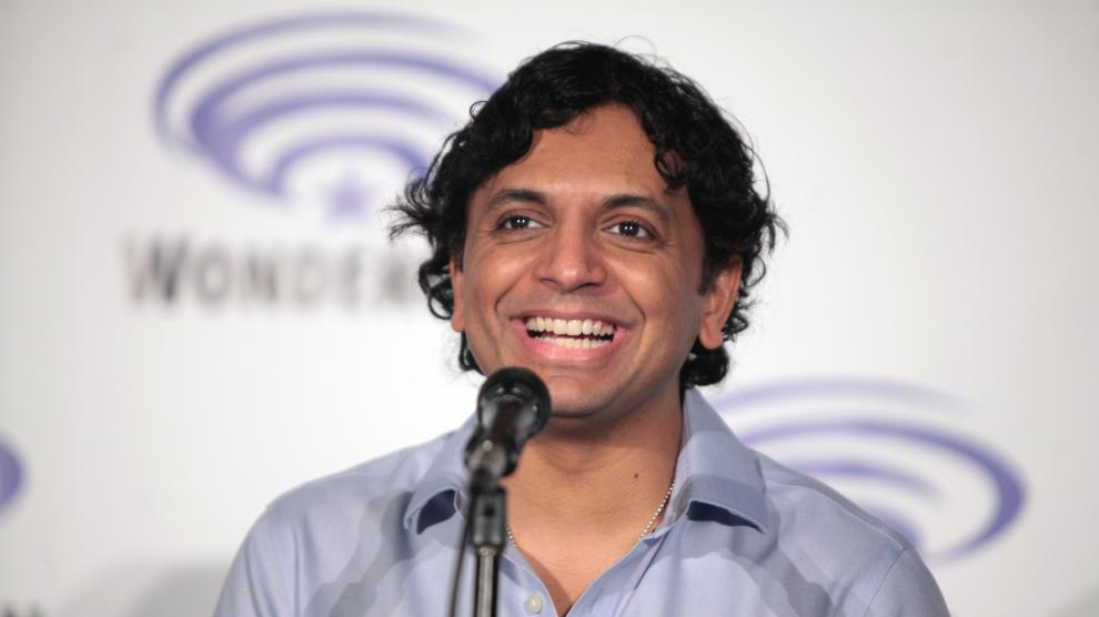 shyamalan-en-una-foto-de-archivo